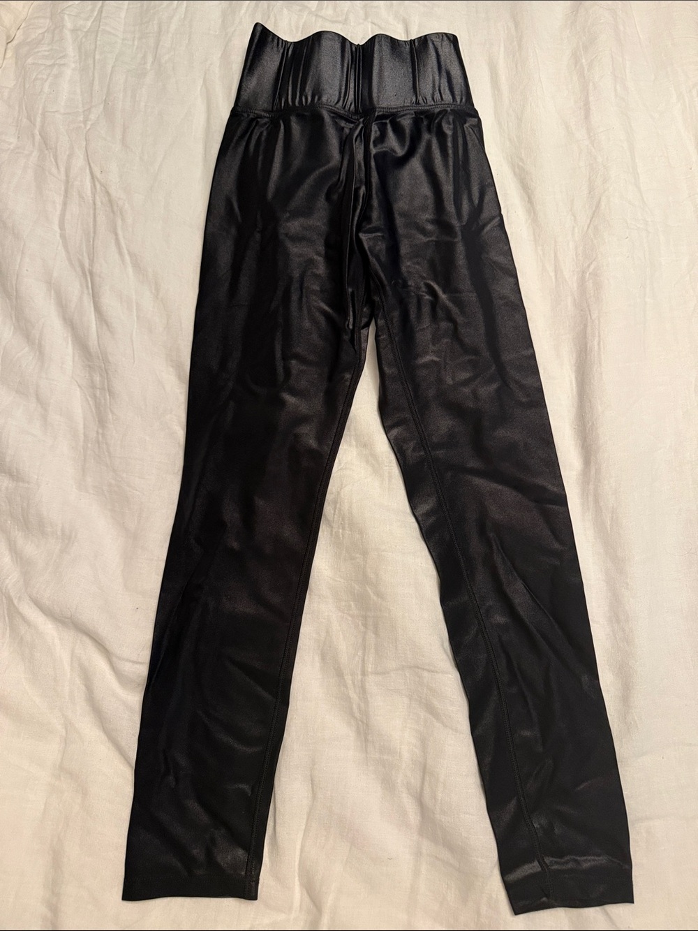 Carbon 38 Shiny Extra High Waist Cropped Leggings